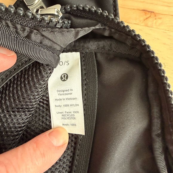 lululemon athletica Black Belt Bag - Like New - Picture 5 of 6